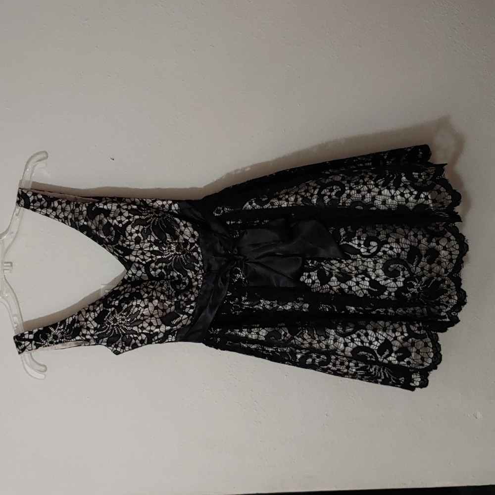 B.Darlin Junior's Size 5/6 Black Lace Dress